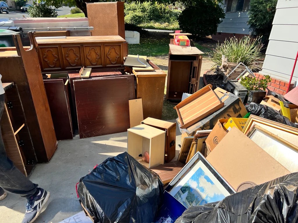 Junk removal elk grove